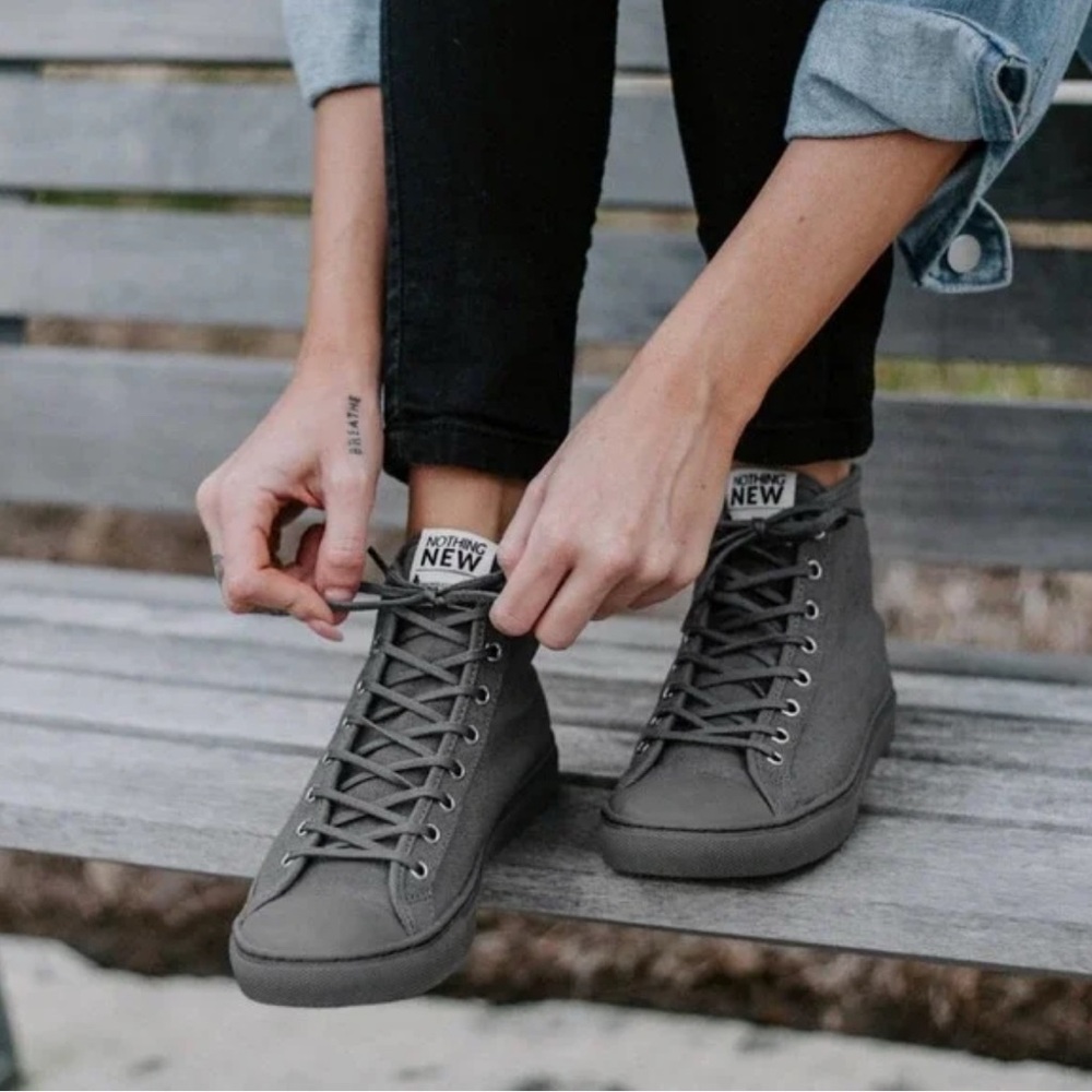 Nothing New Women's Classic High Top Gray